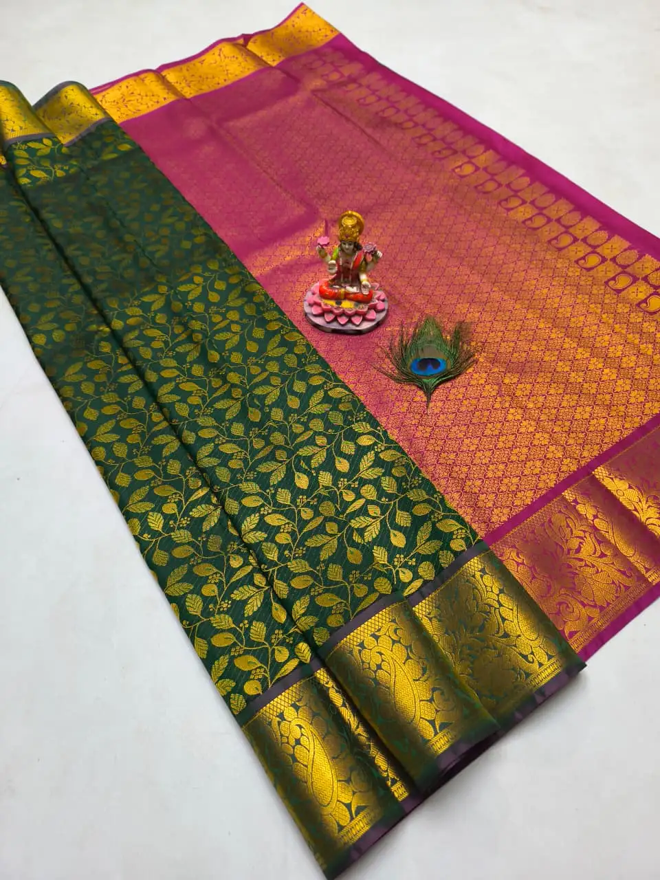Floral Jaal Zari Contrast Semi Kanchipuram Silk Saree